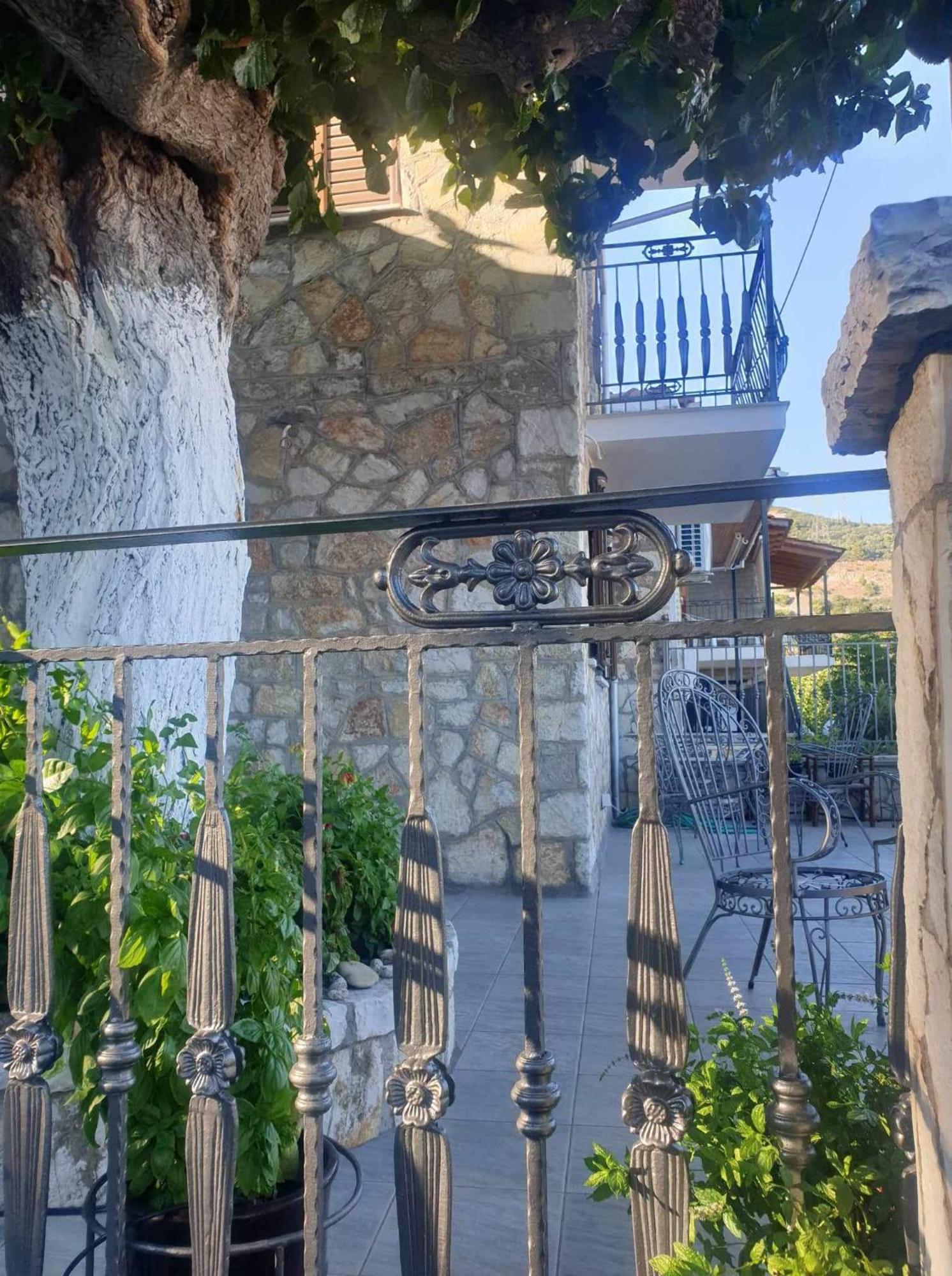 View By The Castle Nafpaktos Villa Екстериор снимка